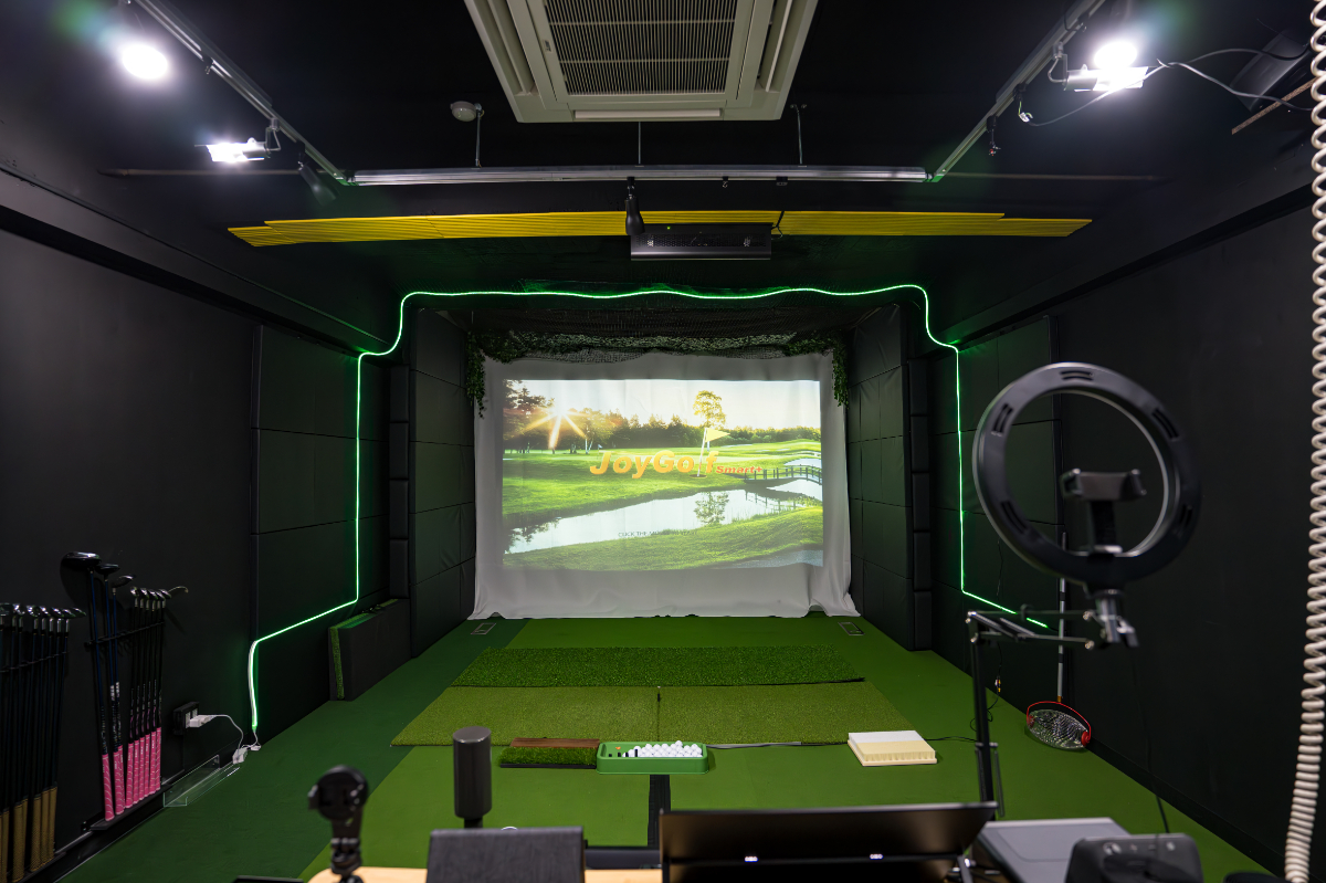 UT INDOOR GOLF 24